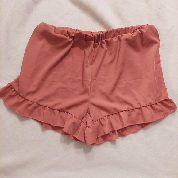 New Dusty Pink Ruffle Shorts - Picture 1 of 1